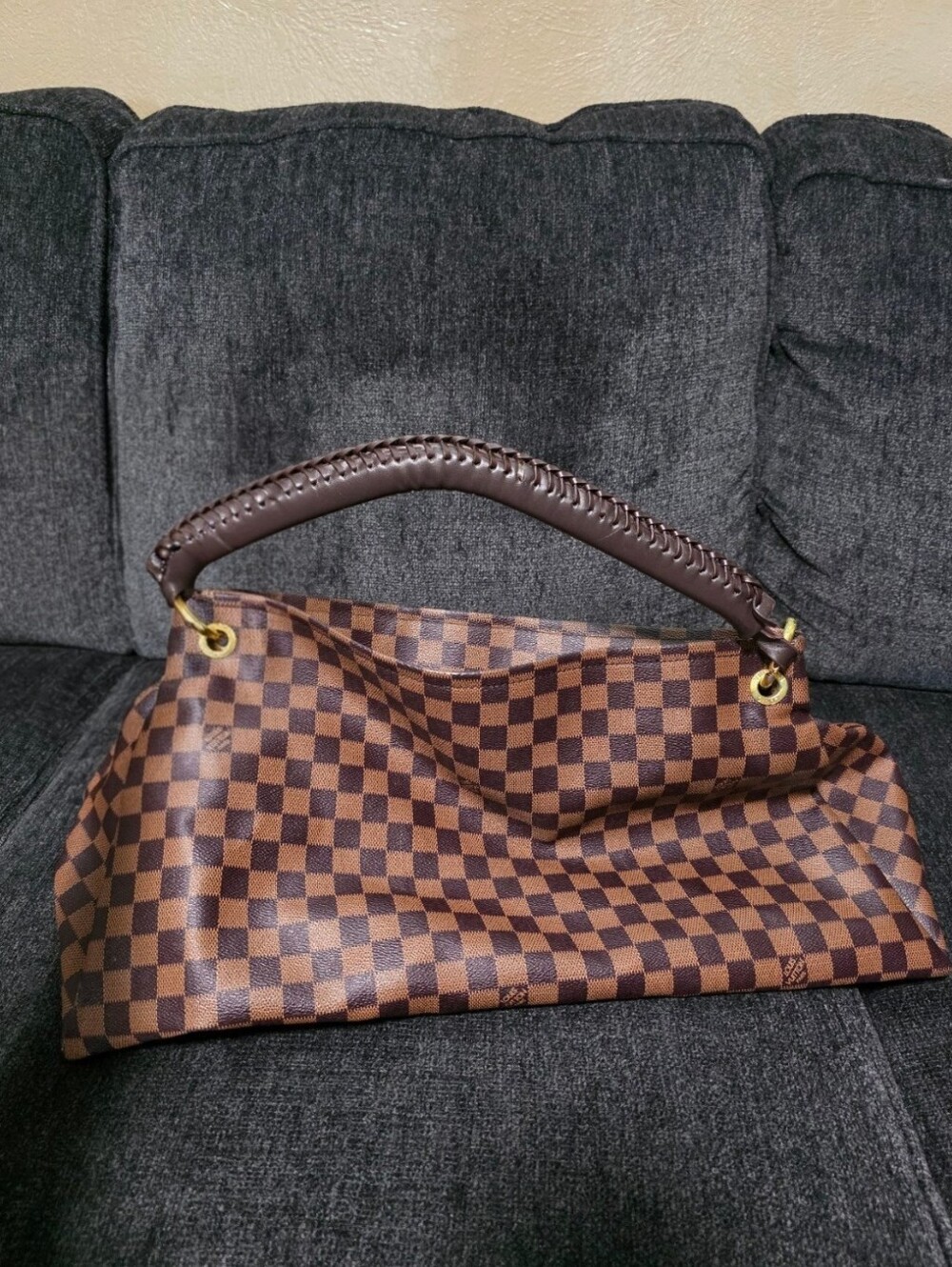 Louis Vuitton Artsy-style hobo handbag